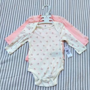BNWT Baby Gap 3-6M 3pk of long sleeve onesies